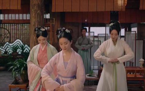 贴额礼、达咩礼、扶额礼，古装玄幻仙侠剧的行礼手势越来越奇葩(什么时间打新冠疫苗加强针)