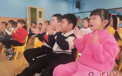 山西左权：17名萌娃同唱《孤勇者》感谢消防员(左权名歌会)