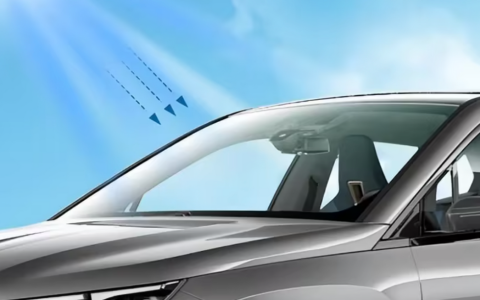 汽车车窗必须贴膜吗？车窗膜不符合规定的还要罚款？（汽车车窗膜需要贴吗）