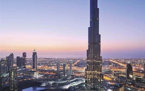 迪拜的外来人口已占80%，并有200多个国家的人愿定居在此，它吸引人的只是“财富”？原因可能并不简单(迪拜外来人口比例)