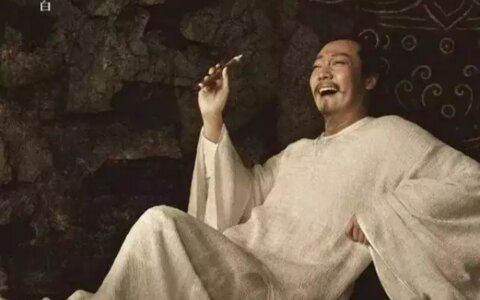 1900年,敦煌发现李白《将进酒》原版《惜罇空》,比教科书上更狂放(将进酒 敦煌莫高窟的残卷)