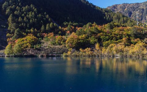 “预约旅游”热度九寨沟、峨眉山进前十，5月2日迎峰值（峨眉出发九寨沟自驾游路线）