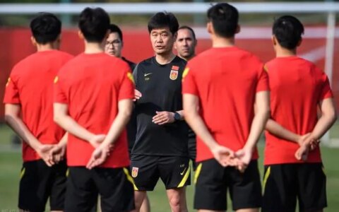 李霄鹏下课，已成定局？媒体给出答案！武汉队新帅又成足协目标？（李霄鹏现在执教哪个队）