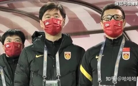 [足球新闻]李霄鹏下课？输日本输越南，人民日报点名批评：62年首负越南！（李霄鹏去哪里了）