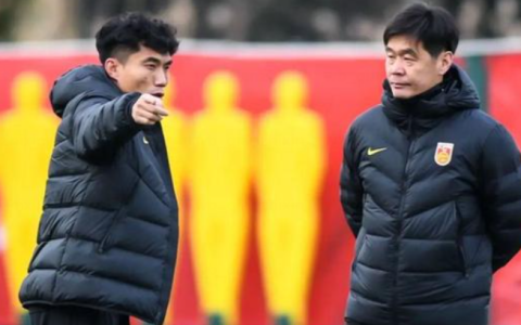 李霄鹏下课的可能性是99.99%，但国足下任主帅未必是奥拉罗尤（足球教练李霄鹏）