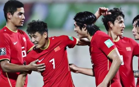 国足帅位又迎变数！李霄鹏下课基本已成定局，新一轮选帅即将开始（李霄鹏接任国足主帅）