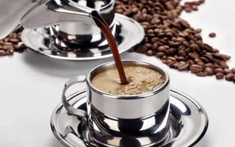 每天喝一杯咖啡有这2大好处，但奉劝大家：这4种人最好别喝