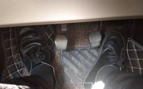 听老教练讲课：手动挡踩离合，刹车熄火是什么原因？如何避免？