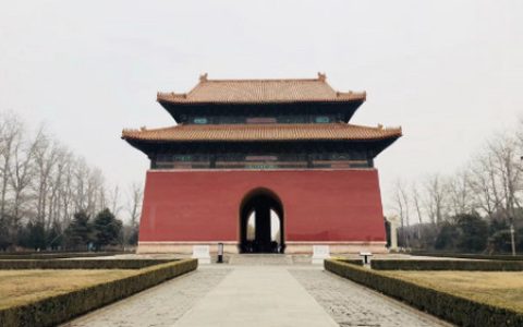 明定陵出土百子衣，上面有个古老游戏，因三个原因游戏已经消失了-百子百福的寓意