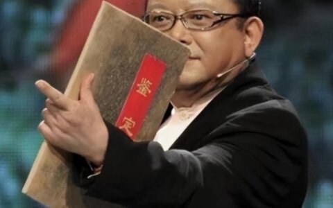 王刚回应“清空社交账号”一事：没兴趣和精力去经营，也没想移民（王刚72岁）