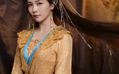 如何评价白鹿在《长月烬明》中的造型？（白鹿录歌视频）