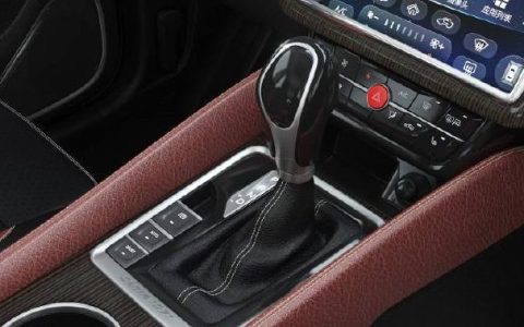 自动挡点火起步正确姿势，步骤错了毁车？老司机告诉你-自动挡点火起步怎么操作