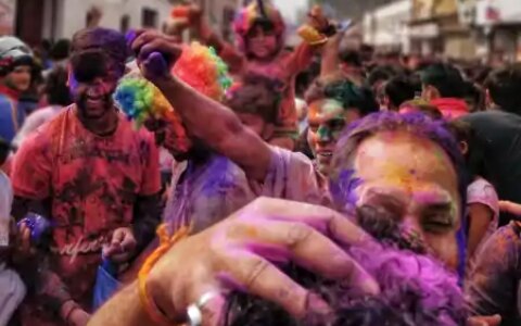 印度将成第一人口大国，4.5亿人不想工作，当地人：躺着看天比当苦力好（中国人口最新统计2023印度人口）