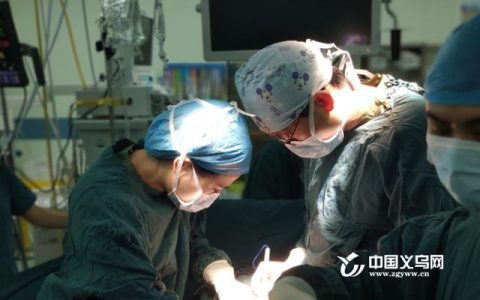 二胎妈妈遭遇凶险胎盘植入 死里逃生后写下2000字小作文（胎盘植入孩子还能保吗）