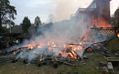 火灾案例警示 | 贵州一民房发生火灾，两名女童不幸丧生！（贵州发生火灾事件原因）