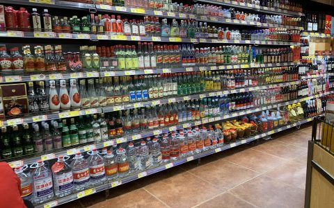 买白酒时，牢记瓶身上5个数字，不管是什么牌子，都是纯粮食好酒-白酒瓶子上的数字代表啥