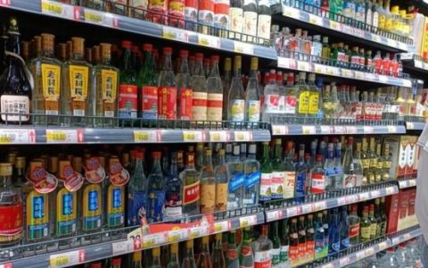 白酒瓶有这“2行数字”，别管价格高低，100%酒精酒，弄懂不吃亏-白酒瓶标签上的数字代表什么内容