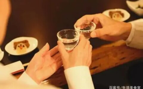 买白酒，酒瓶身只要有“这串字符”，别管多便宜，都是粮食酒-白酒瓶身标签