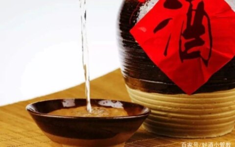 商超这几款“低档白酒”，价格都在60元上下，却都是纯粮食酿的酒-中低档白酒