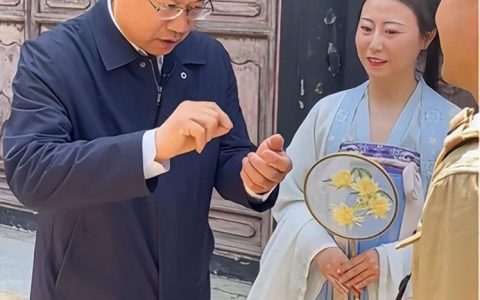 山东又一城市发力，到淄博烧烤摊前揽客后，潍坊文旅局局长又到景点当“导游”（潍坊文旅局领导班子简历）