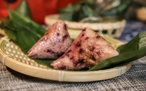 吃粽子喝什么汤比较搭配（粽子配什么汤喝比较好吃）