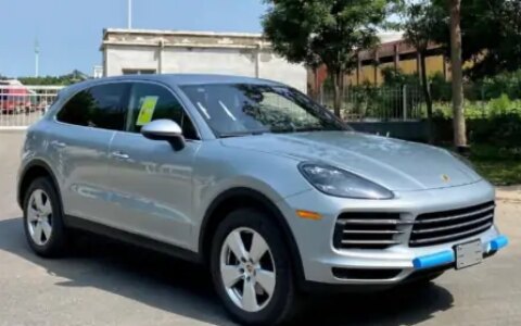 新款保时捷卡宴来袭！2.0T混动+四驱，加速4.8秒，新造型比X6帅气（保时捷卡宴2022年能出新款吗）