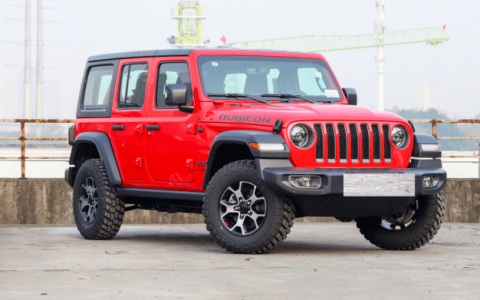 2021款牧马人42.99万，纯进口，自重超2吨，翻山越岭很轻松（牧马人款报价）