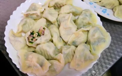 韭菜和它一起包饺子，味道美极了，比三鲜馅更鲜，味精都不用放了（韭菜配什么馅包饺子好吃）