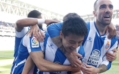 [足球新闻]第89分钟绝杀！武磊无愧中国金球奖得主，扛起国足荣誉大旗（国足晒武磊训练视频播放）