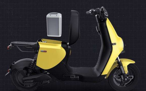 五菱又要推一款四轮电动小车？双门单座，还要什么电单车（五菱电动四座车价格）