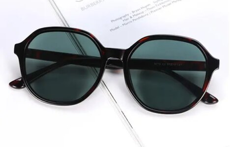 成都配眼镜小知识：什么是偏光太阳镜？偏光太阳镜有哪些好处？