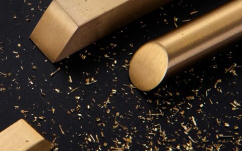 家装客厅吊灯选什么材质的好呢？-客厅吊灯装什么款式好