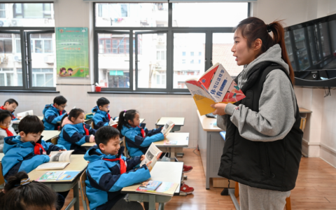 道士头和扎小辫，小学生发型代表组织，教师：不盘是不是不合群-道士发髻种类