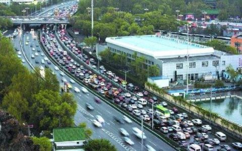 新医路西延道路与管廊工程封闭施工-新医路塌陷进展