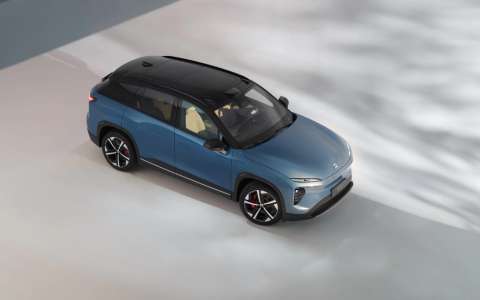 取消免费换电，全系降价3万元，“绝不降价”的蔚来撑不住了？-蔚来免费换电要电费吗现在