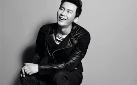 李晨“隐藏”多年身份曝光，原来不只是简单的演员，人生经历丰富-李晨个人经历