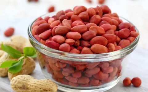 建议中老年人：少吃花生红枣，多吃2种碱性菜-吃花生红枣对高血压有好处吗