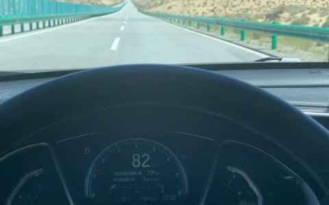 明年电动汽车是否会大降价？一辆续航700km的电动车可能降到20万以下吗？比如极氪001或比亚迪汉？（明年电动车会涨价吗）