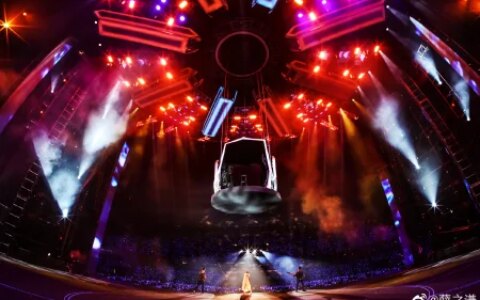 薛之谦“天外来物”巡演时隔391天再开启 薛之谦跪地感谢到场歌迷-薛之谦天外来物海报图片