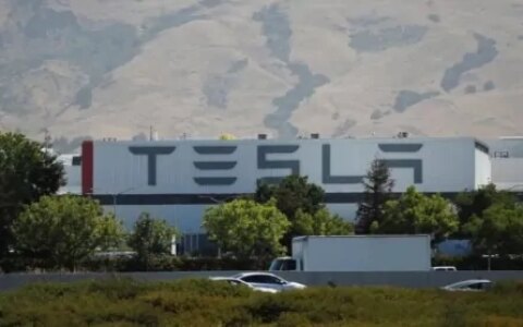 特斯拉降价惹雷诺CEO不满：有损消费者对电动车的信心（特斯拉电动车降价时间）