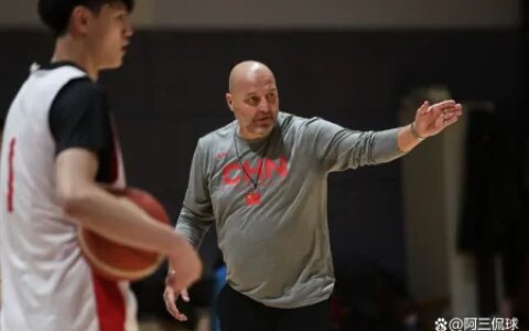 CCTV5直播男篮世预赛，周琦迎战哈萨克斯坦，乔帅或打劲敌2个短板-cctv5直播男篮球