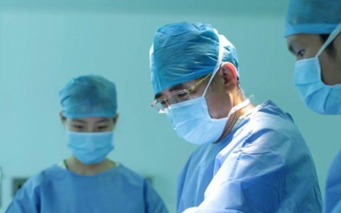 哪些动作有利于缓解肩周炎症状？这八个动作收藏起来（治疗肩周炎的运动器材）