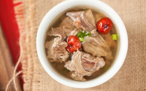 鸽子汤怎么炖最营养？欢迎收藏-鸽子汤怎么炖最营养功效视频窍门