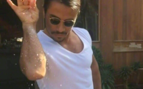 《医院食堂就打饭手抖、把鸡蛋算作荤菜等问题答手术室医生》（医院食堂收费标准）