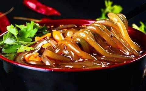 麻辣酸爽 | 让人忍不住吞咽的开胃美味酸辣粉-酸辣粉麻辣烫的做法视频