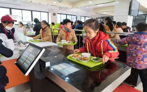 为什么越来越多食堂改造成智慧食堂？（打造智慧食堂）