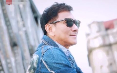 72岁吴尊爸爸节目首露面 网友惊呼：太帅太年轻了吧！（爸爸去哪儿吴尊:爸爸去哪儿吴尊老婆哪一期）