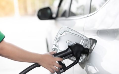 加燃油宝真的能清积碳省油提升动力吗？还是妥妥的智商税！-加燃油宝的危害