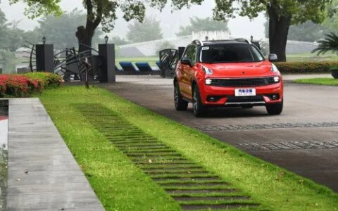 领克01 2.0T涡轮增压的直列四缸发动机-领克01发动机声音大吗