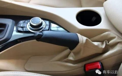 开车忘松手刹，有过的举手！ |  一周问答精选-汽车忘记松手刹行驶一段有啥影响